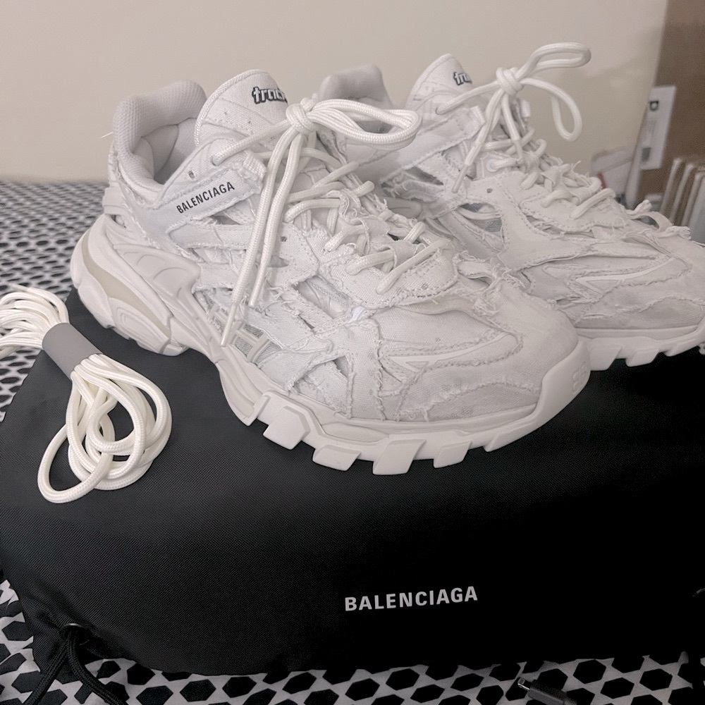 Balenciaga Track 2 White Distressed Sneaker size 42 - Picture 2 of 8